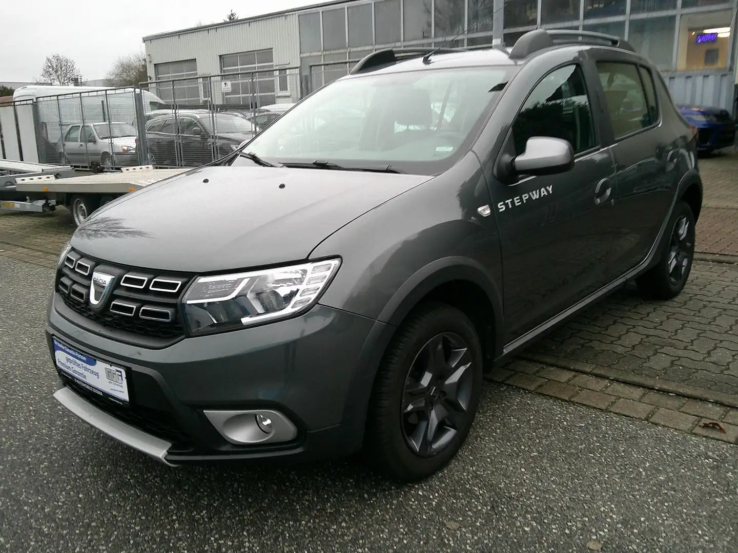 Dacia Sandero II Stepway Celebration Grau - 1
