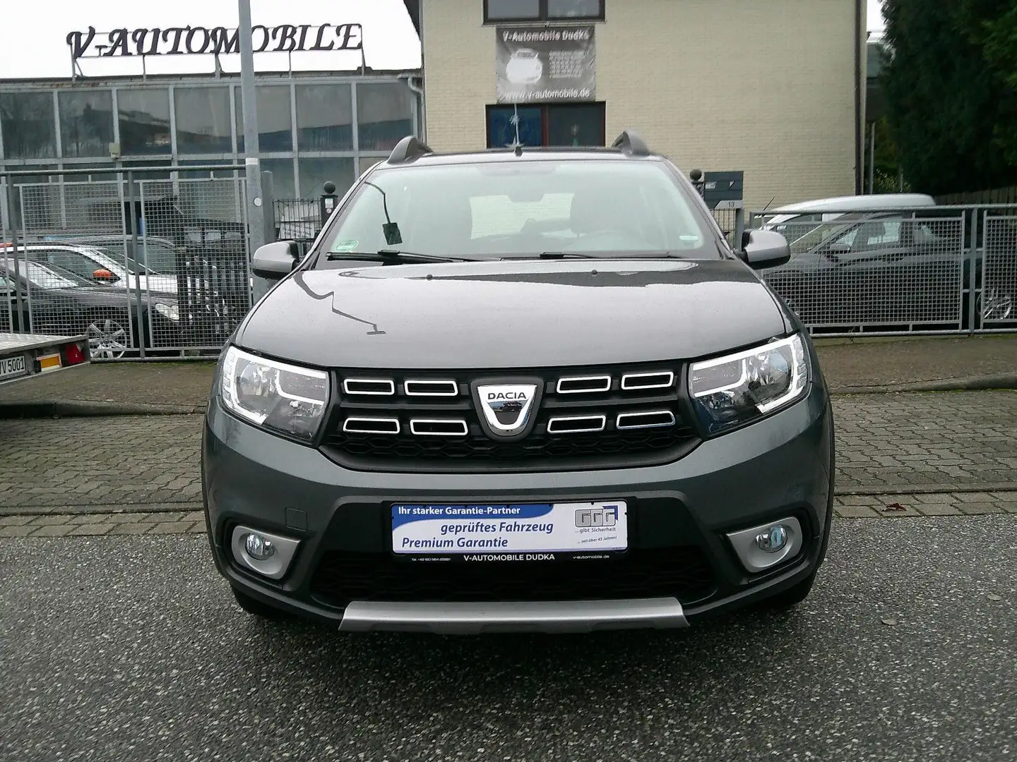 Dacia Sandero II Stepway Celebration Grau - 2