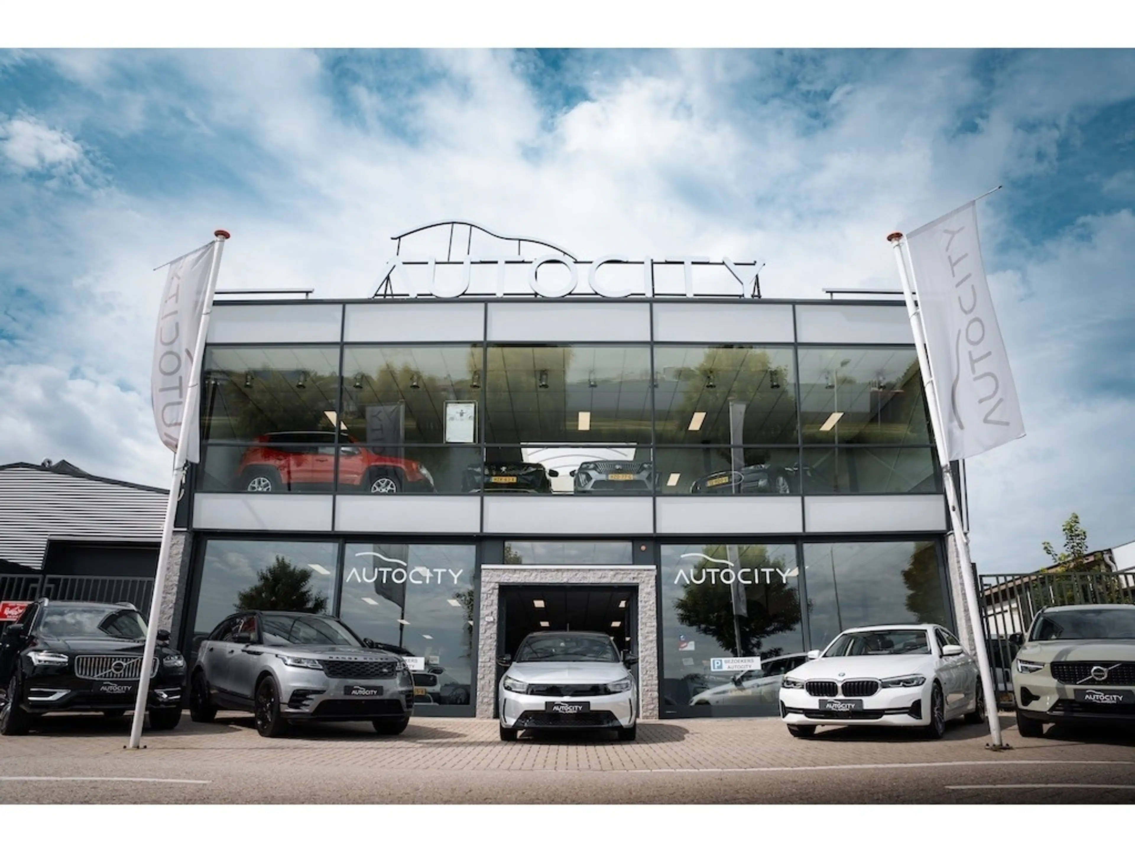 Volvo XC40 Recharge P8 AWD R-Design 408PK | Pano | Harman Kar — photo 26