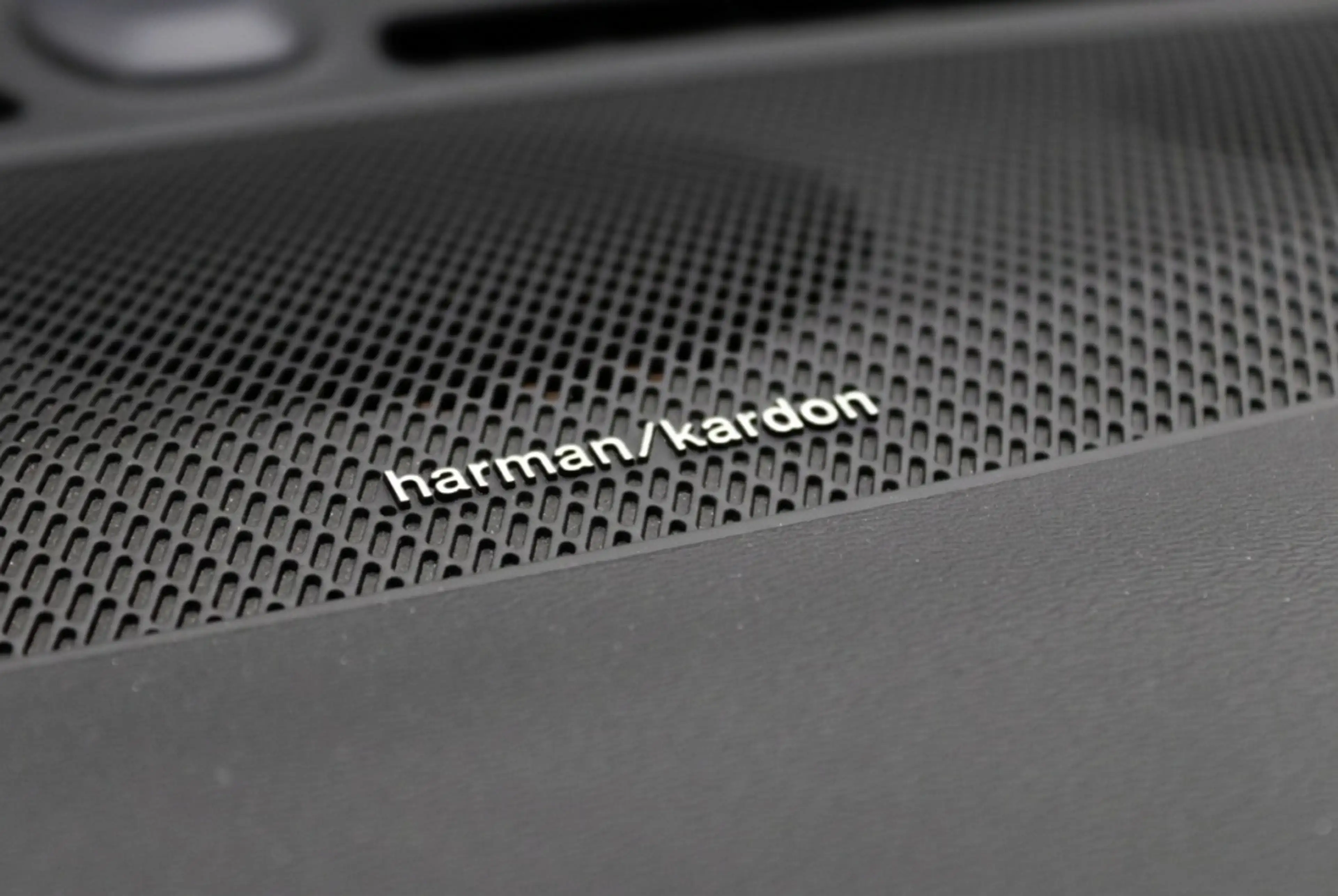Volvo XC40 Recharge P8 AWD R-Design 408PK | Pano | Harman Kar — photo 21