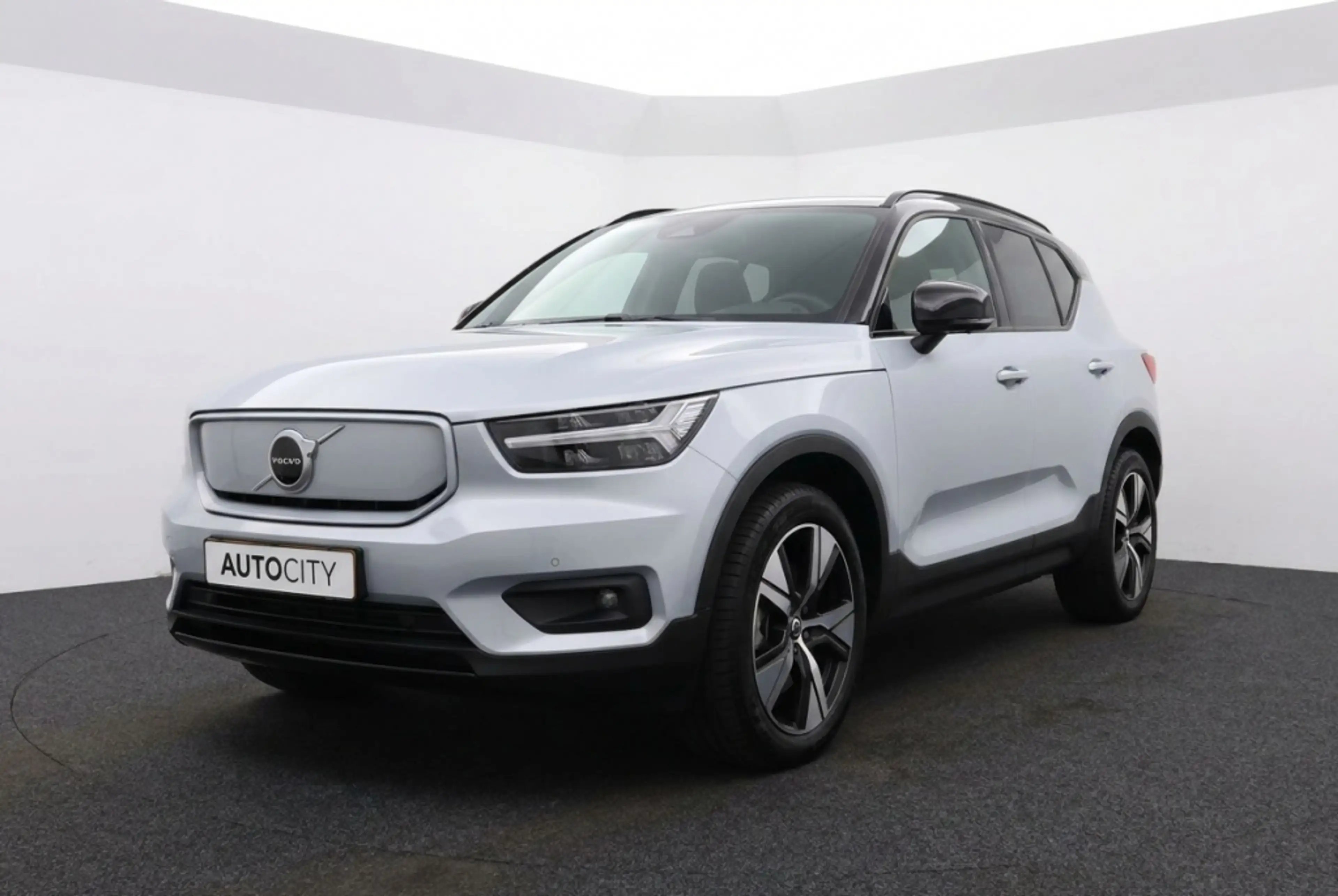 Volvo XC40 Recharge P8 AWD R-Design 408PK | Pano | Harman Kar