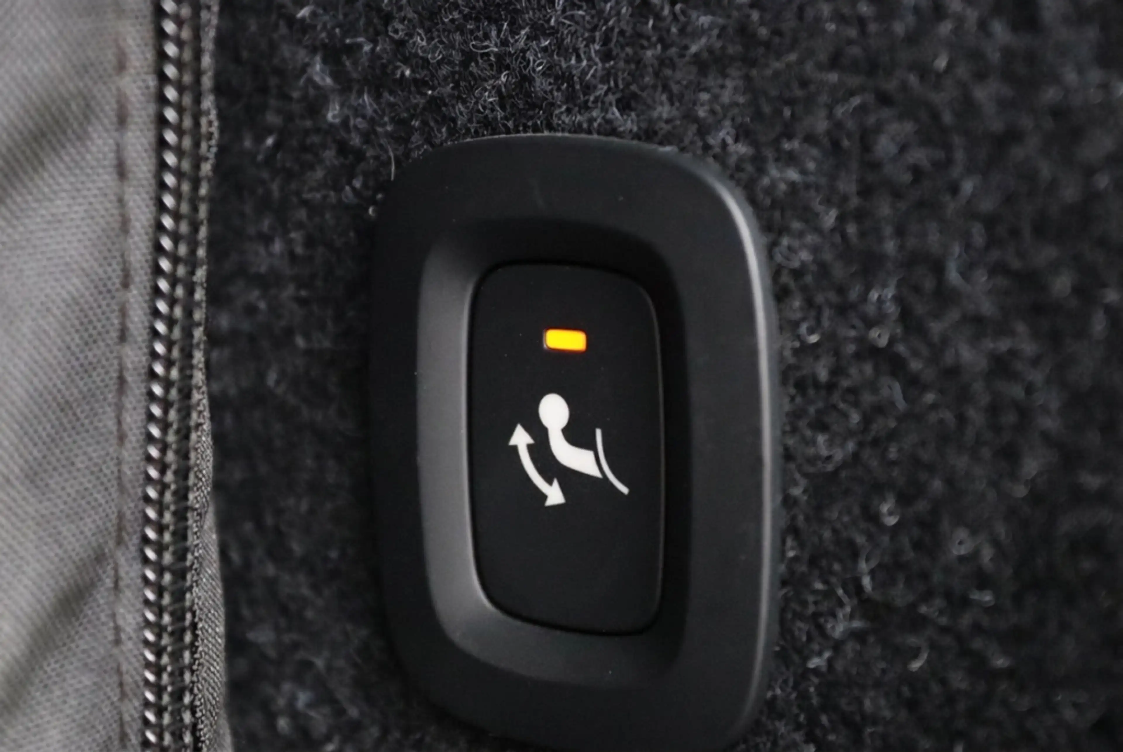 Volvo XC40 Recharge P8 AWD R-Design 408PK | Pano | Harman Kar — photo 12