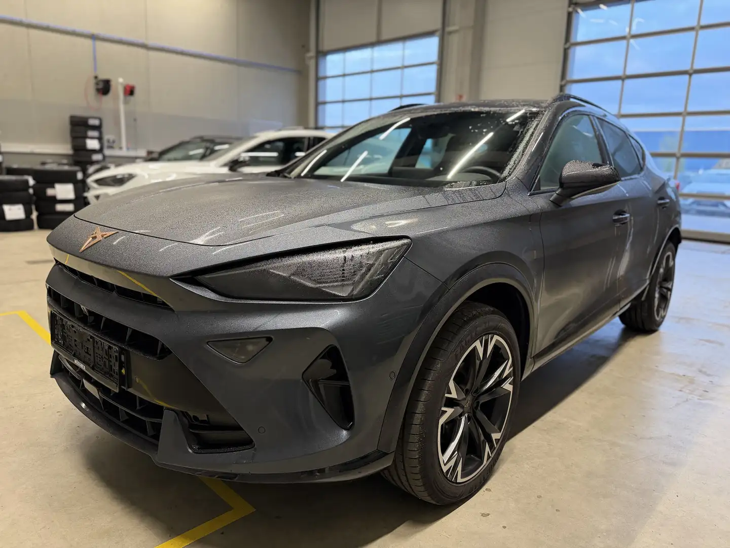 CUPRA Formentor 1.5eTSI DSG Dynamic Design TopView NAV Grau - 1