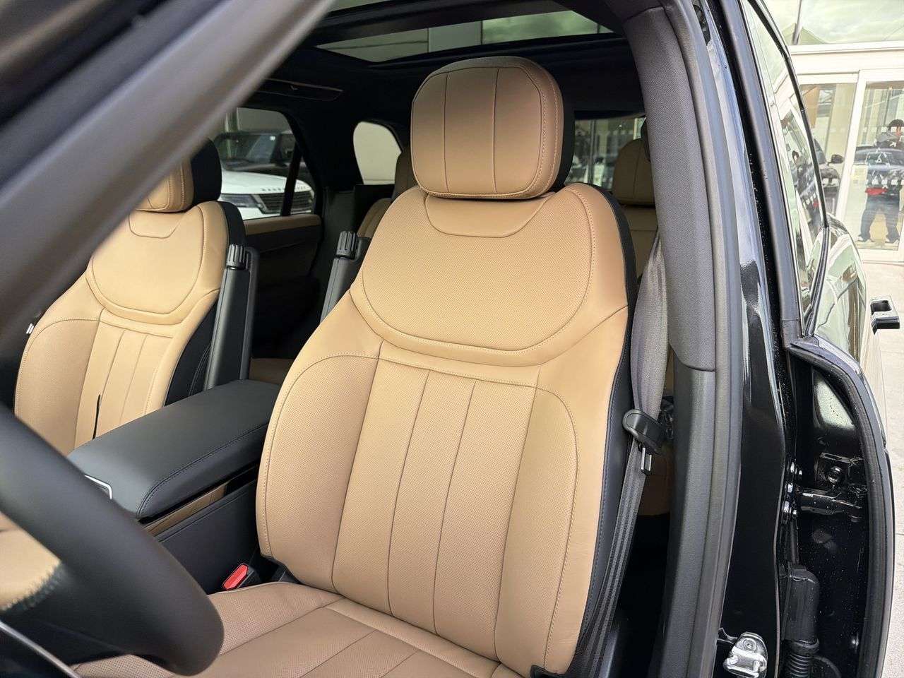 2026 Land Rover Range Rover Sport P530 Dynamic SE thumb 8