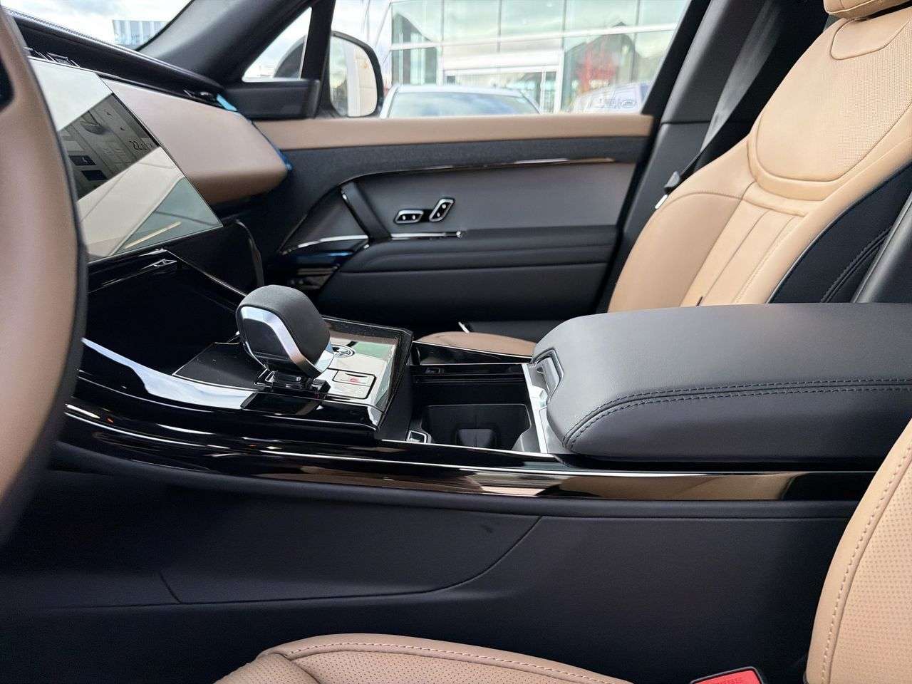 2026 Land Rover Range Rover Sport P530 Dynamic SE thumb 18