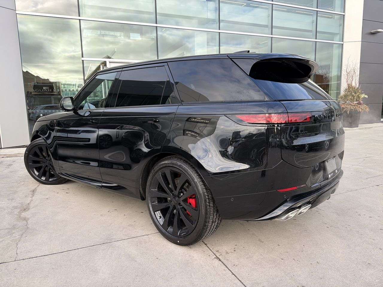 2026 Land Rover Range Rover Sport P530 Dynamic SE thumb 6