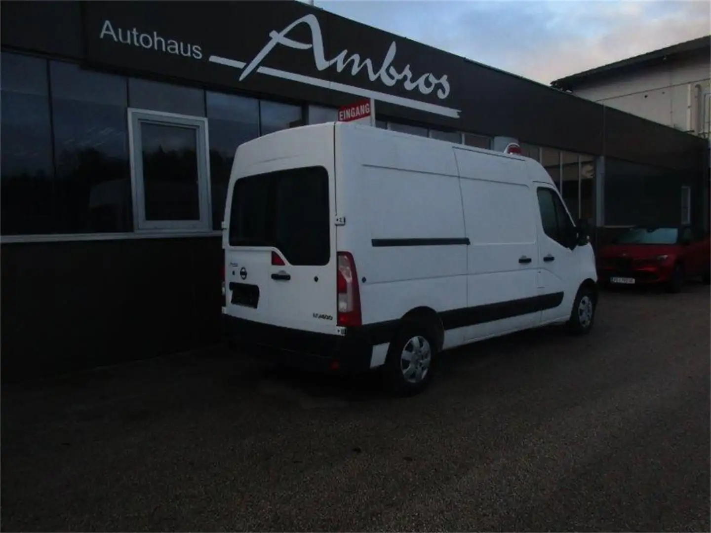 Nissan NV400 L2H2 3,5t 2,3 dCi135 Weiß - 2