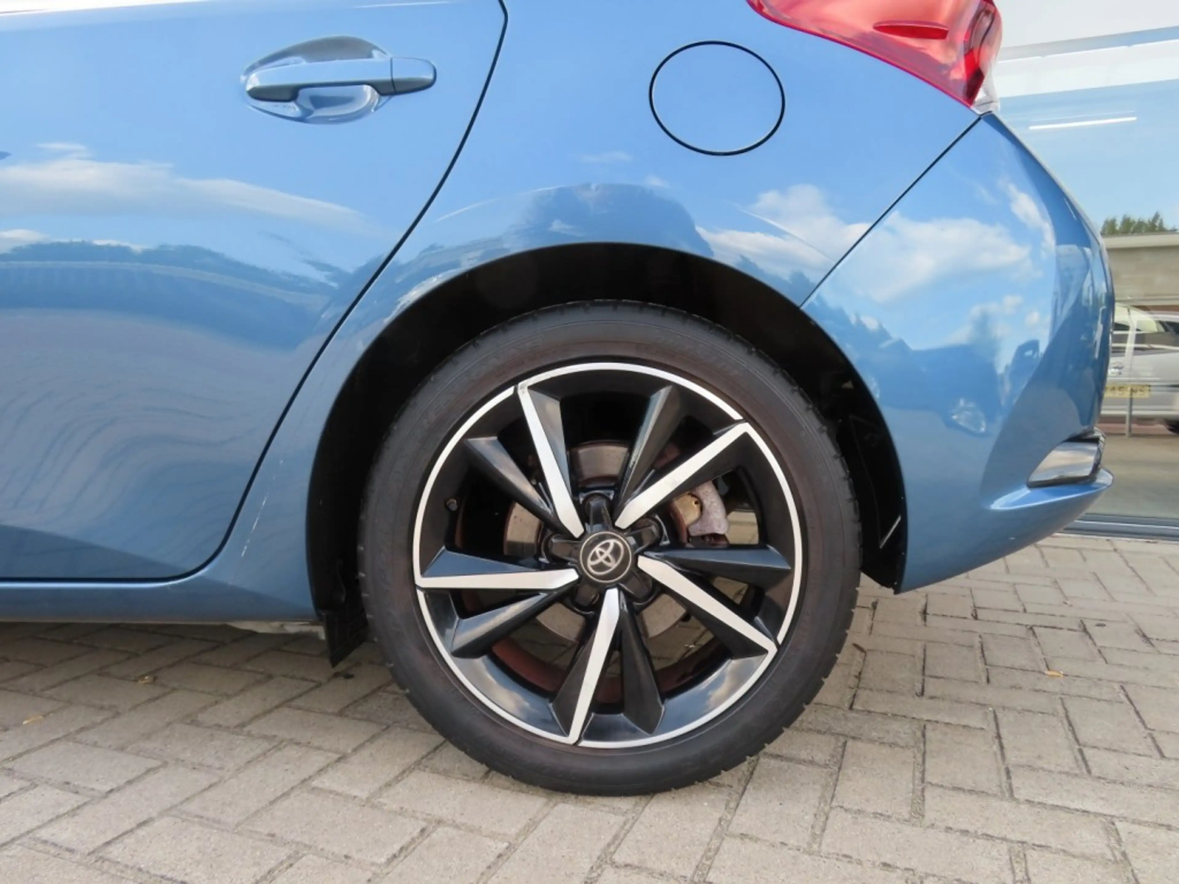 Toyota Auris 1.8 Hybrid Black Edition Ecc Acc Camera Trekhaak 2 — photo 15