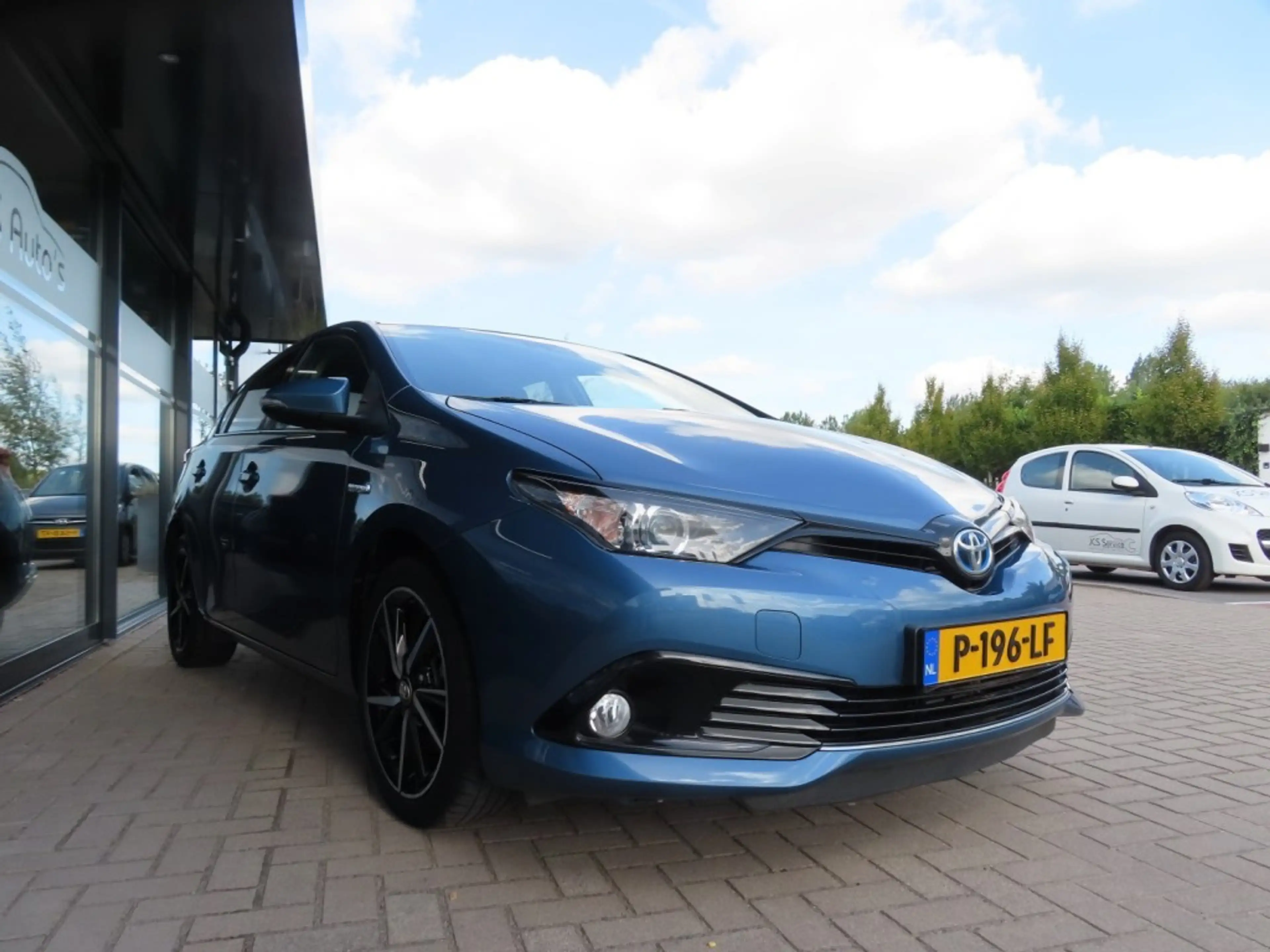 Toyota Auris 1.8 Hybrid Black Edition Ecc Acc Camera Trekhaak 2 — photo 3