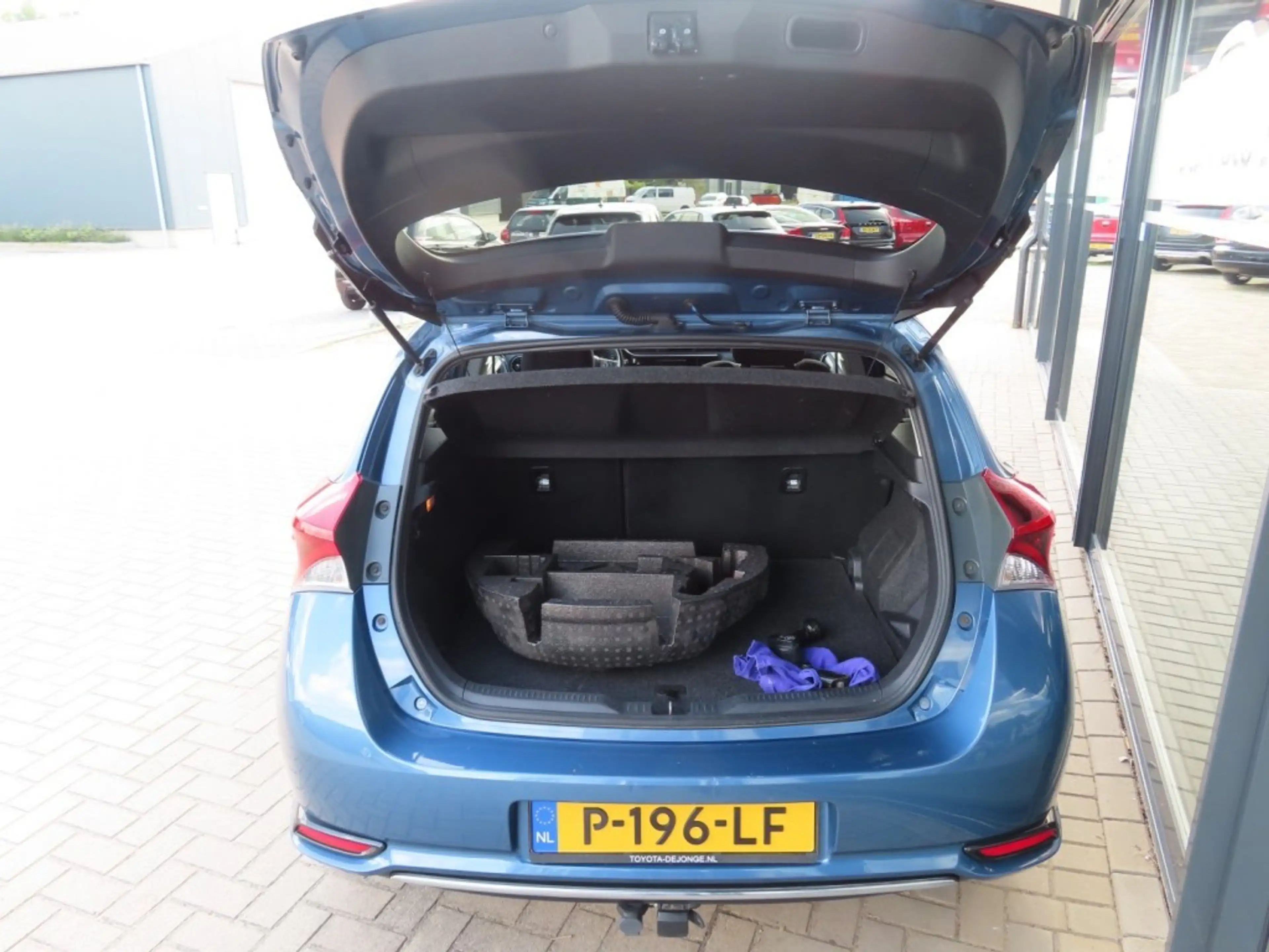 Toyota Auris 1.8 Hybrid Black Edition Ecc Acc Camera Trekhaak 2 — photo 9