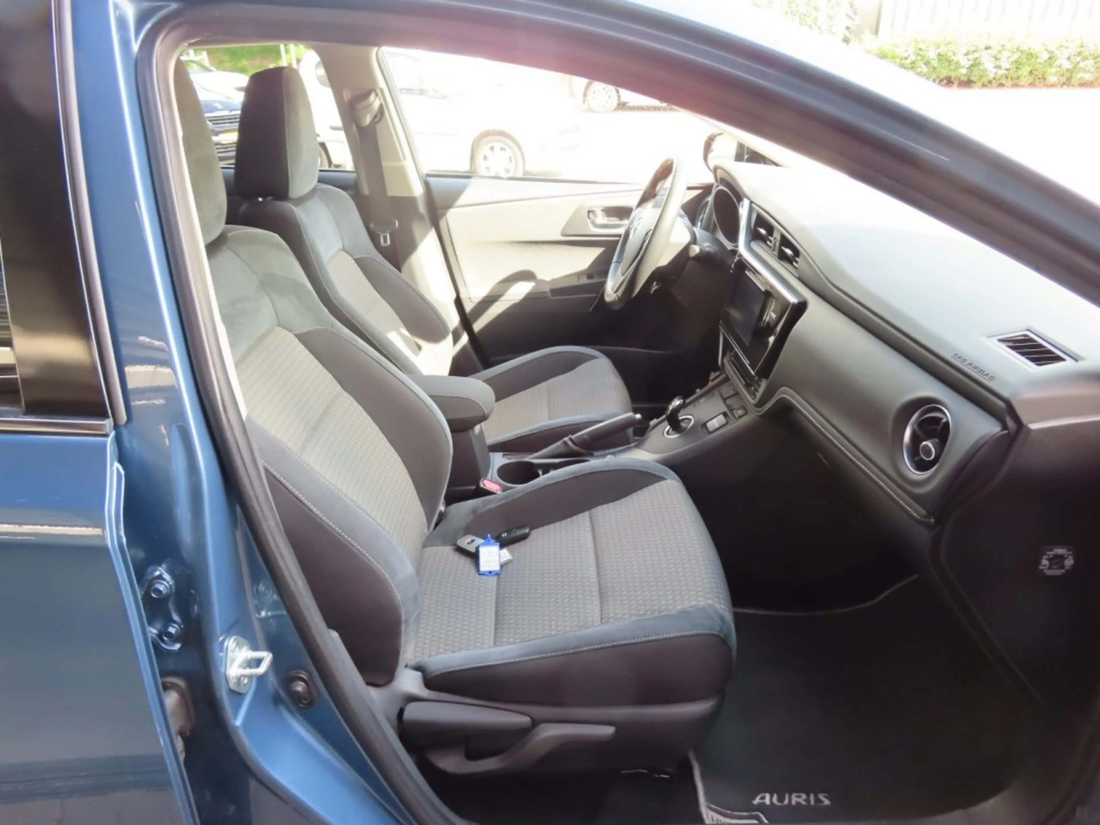Toyota Auris 1.8 Hybrid Black Edition Ecc Acc Camera Trekhaak 2 — photo 36