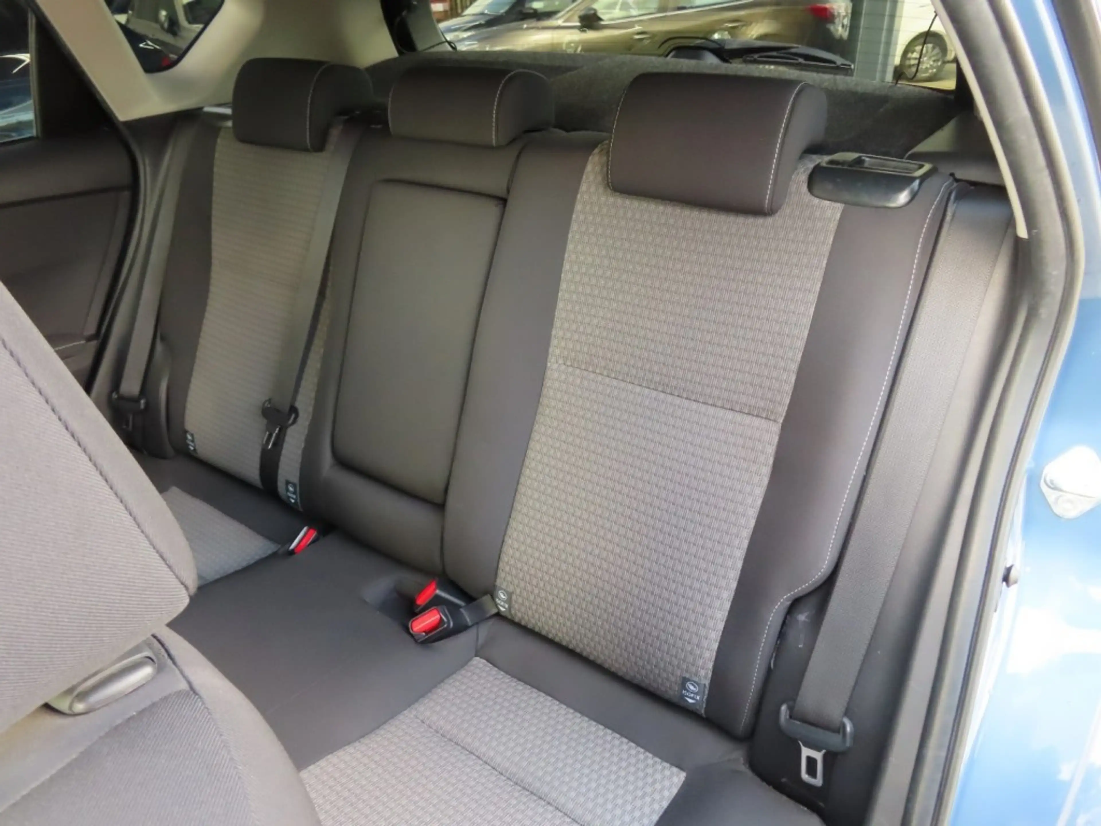 Toyota Auris 1.8 Hybrid Black Edition Ecc Acc Camera Trekhaak 2 — photo 14