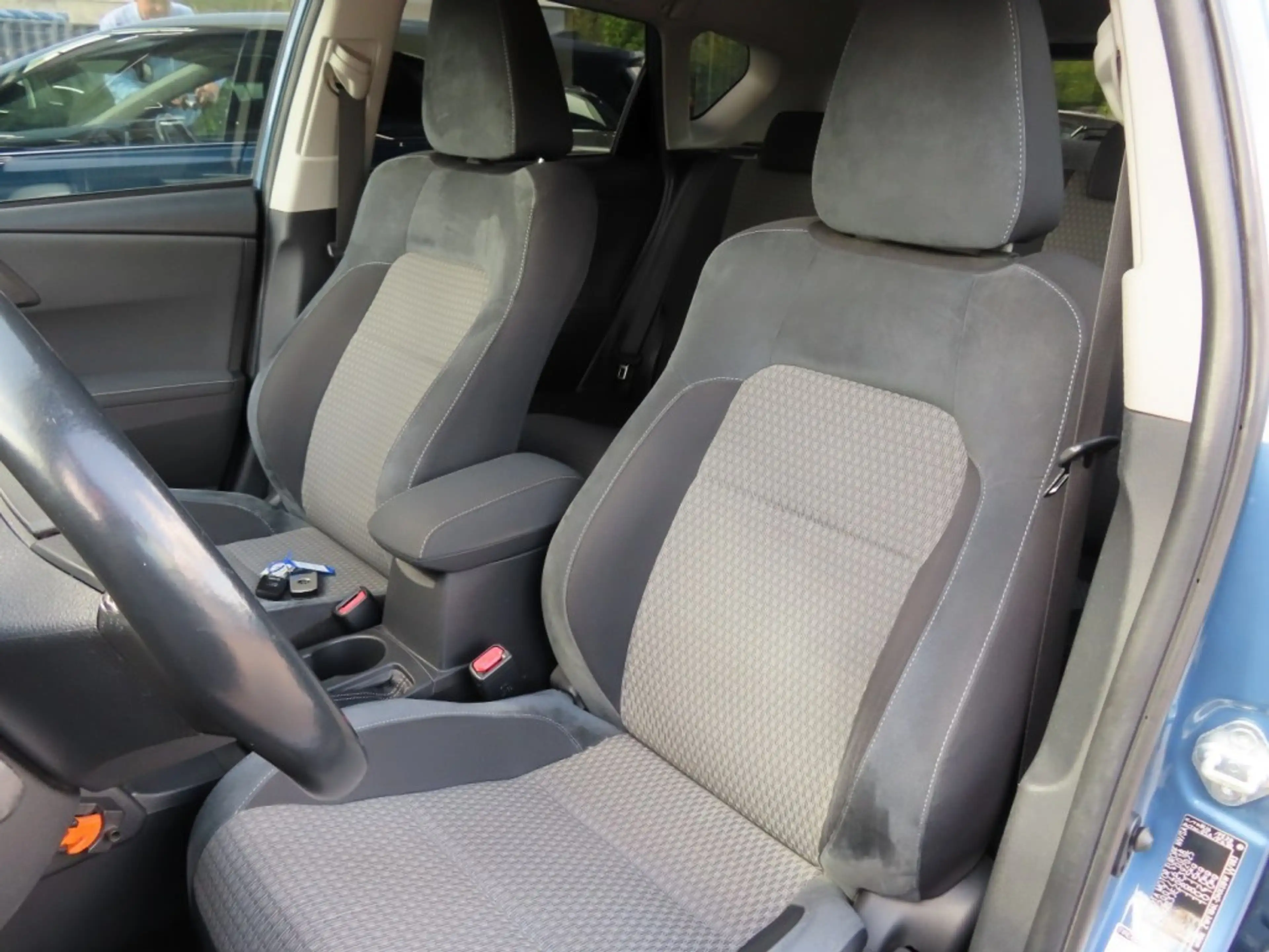 Toyota Auris 1.8 Hybrid Black Edition Ecc Acc Camera Trekhaak 2 — photo 12