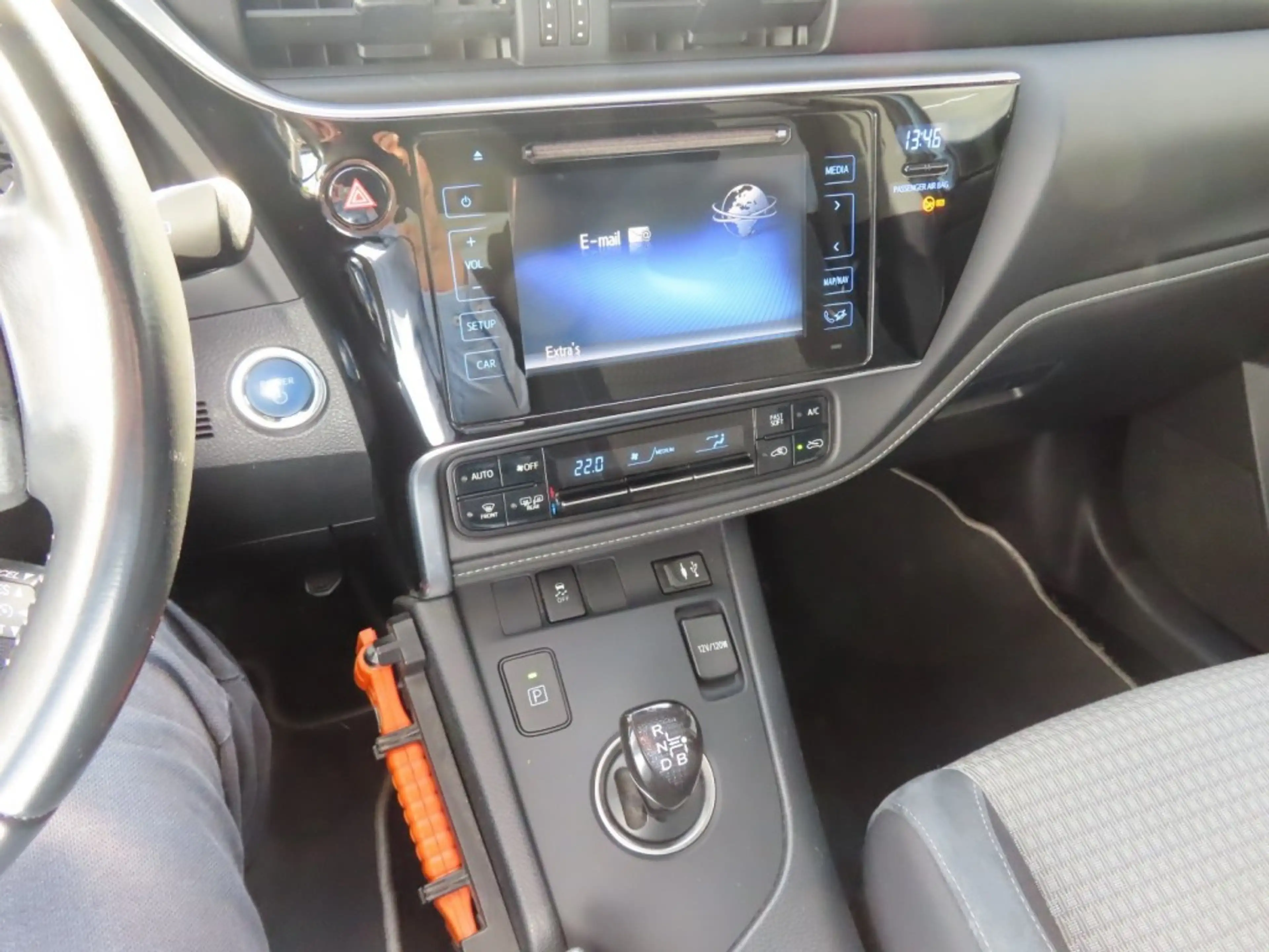 Toyota Auris 1.8 Hybrid Black Edition Ecc Acc Camera Trekhaak 2 — photo 26