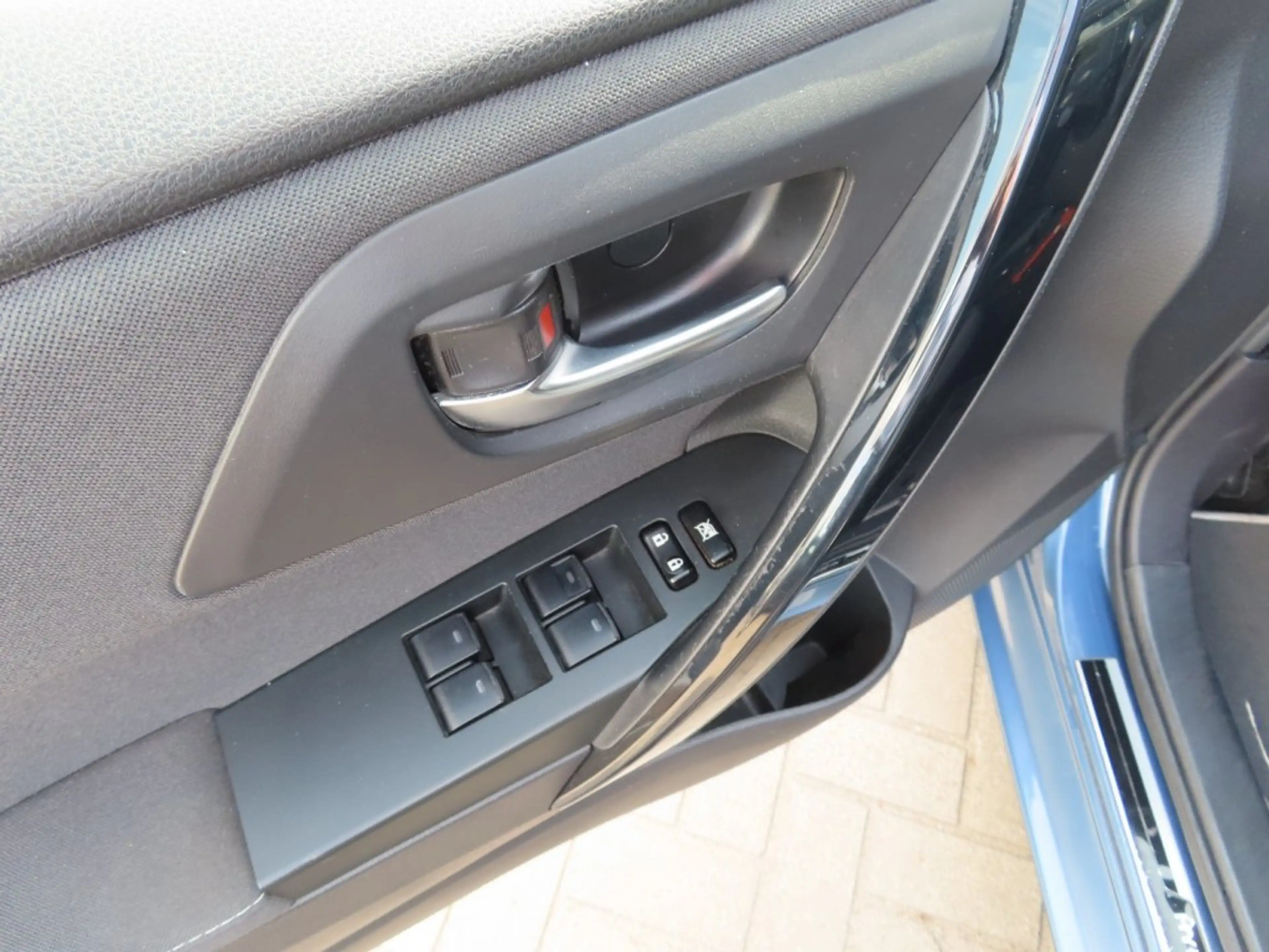 Toyota Auris 1.8 Hybrid Black Edition Ecc Acc Camera Trekhaak 2 — photo 16