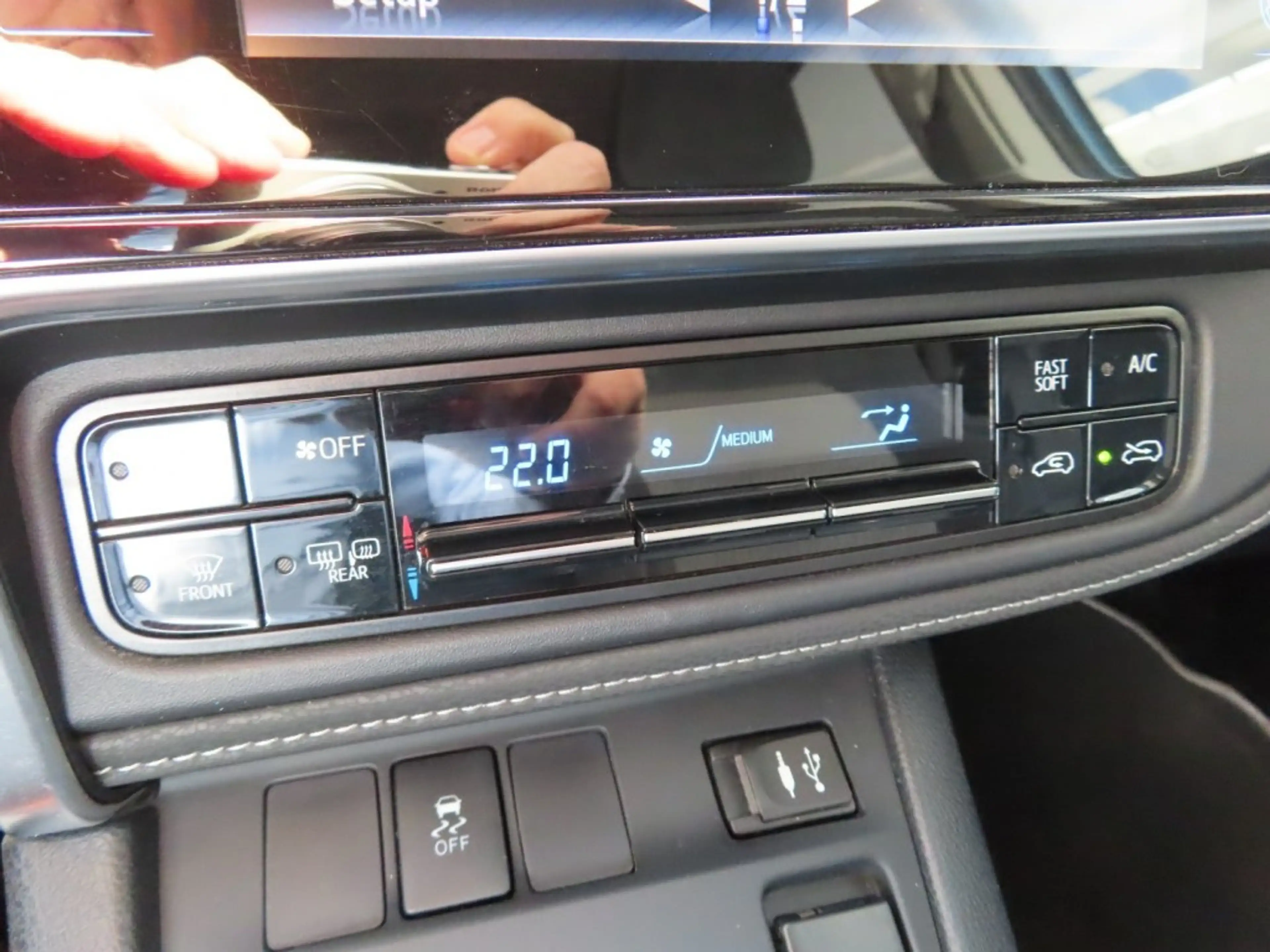 Toyota Auris 1.8 Hybrid Black Edition Ecc Acc Camera Trekhaak 2 — photo 30