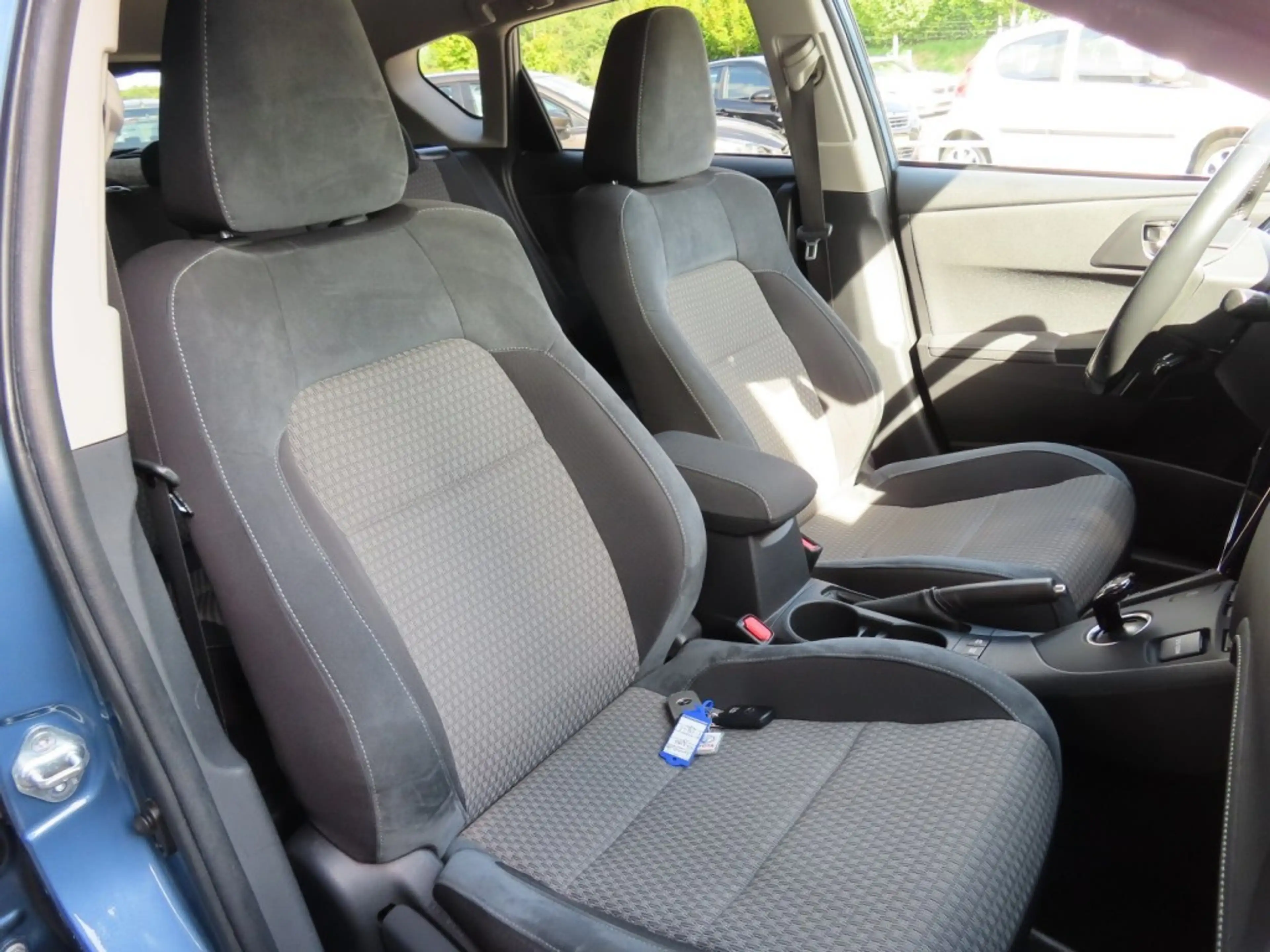 Toyota Auris 1.8 Hybrid Black Edition Ecc Acc Camera Trekhaak 2 — photo 37