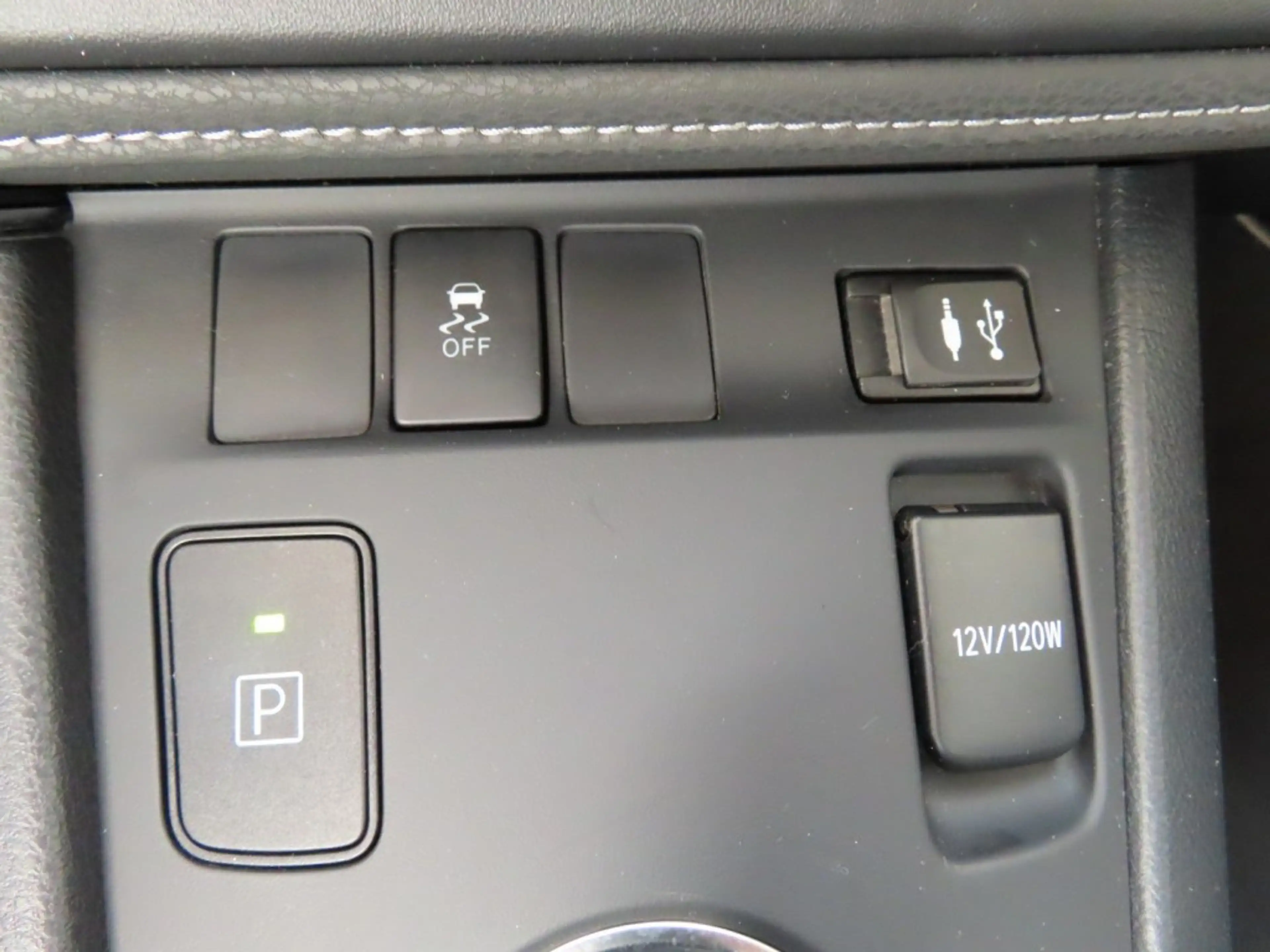 Toyota Auris 1.8 Hybrid Black Edition Ecc Acc Camera Trekhaak 2 — photo 31