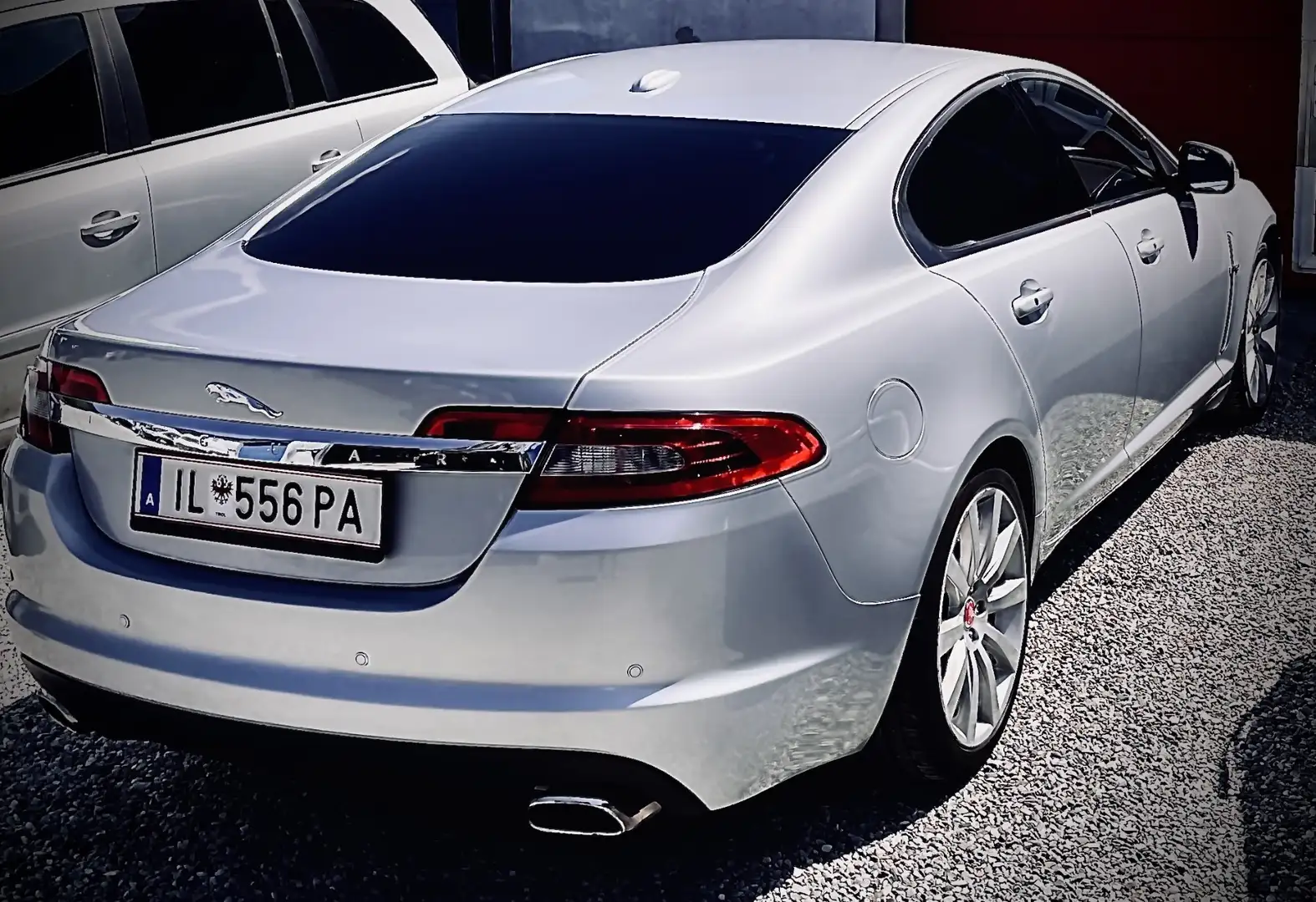Jaguar XF 2,7 V6 Diesel Premium Luxury - 1