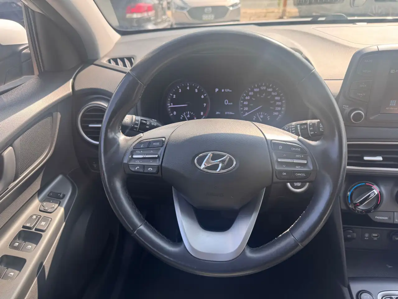 Hyundai KONA снимка Hyundai KONA