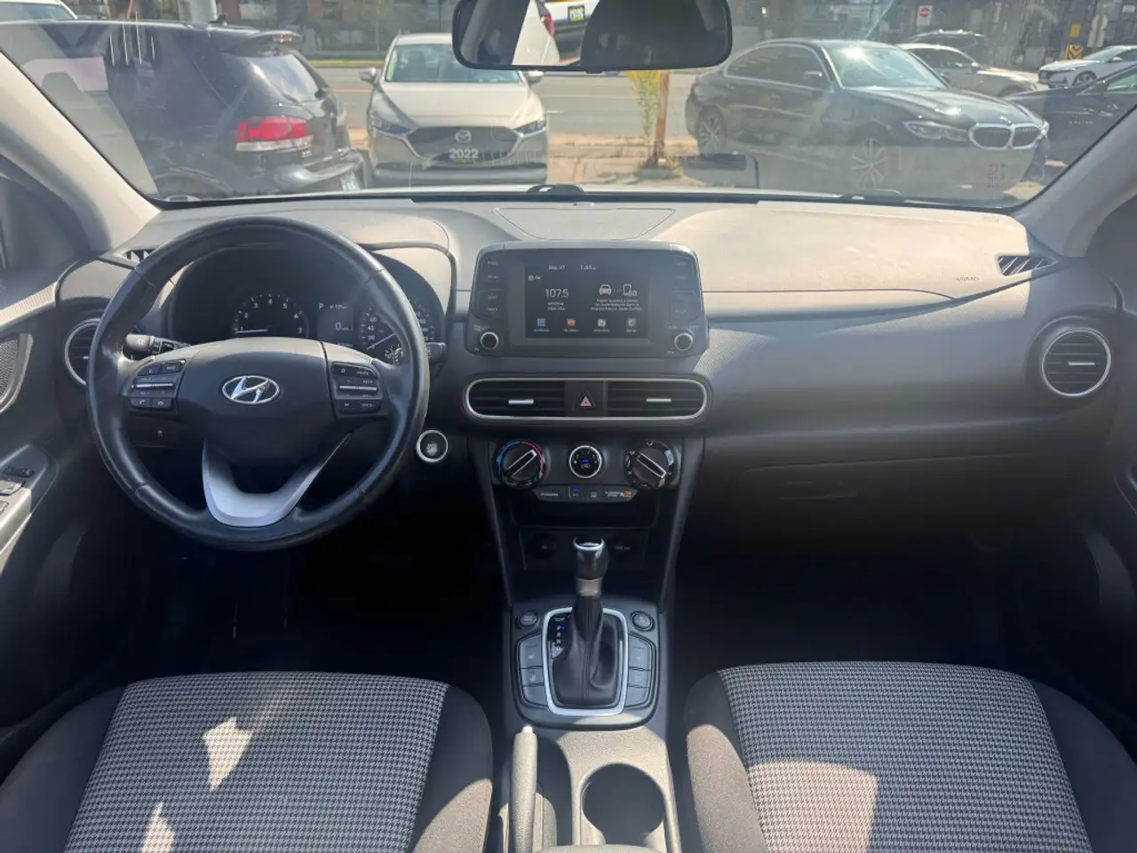 Hyundai KONA снимка Hyundai KONA