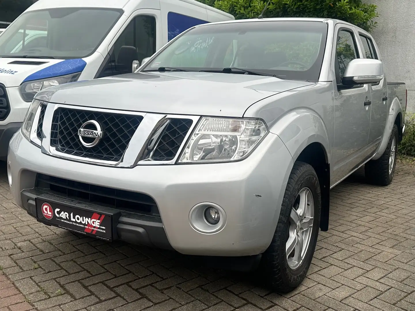 Nissan Navara 2.5 Double Cab SE 4X4 |B2B/Export| Plateado - 1