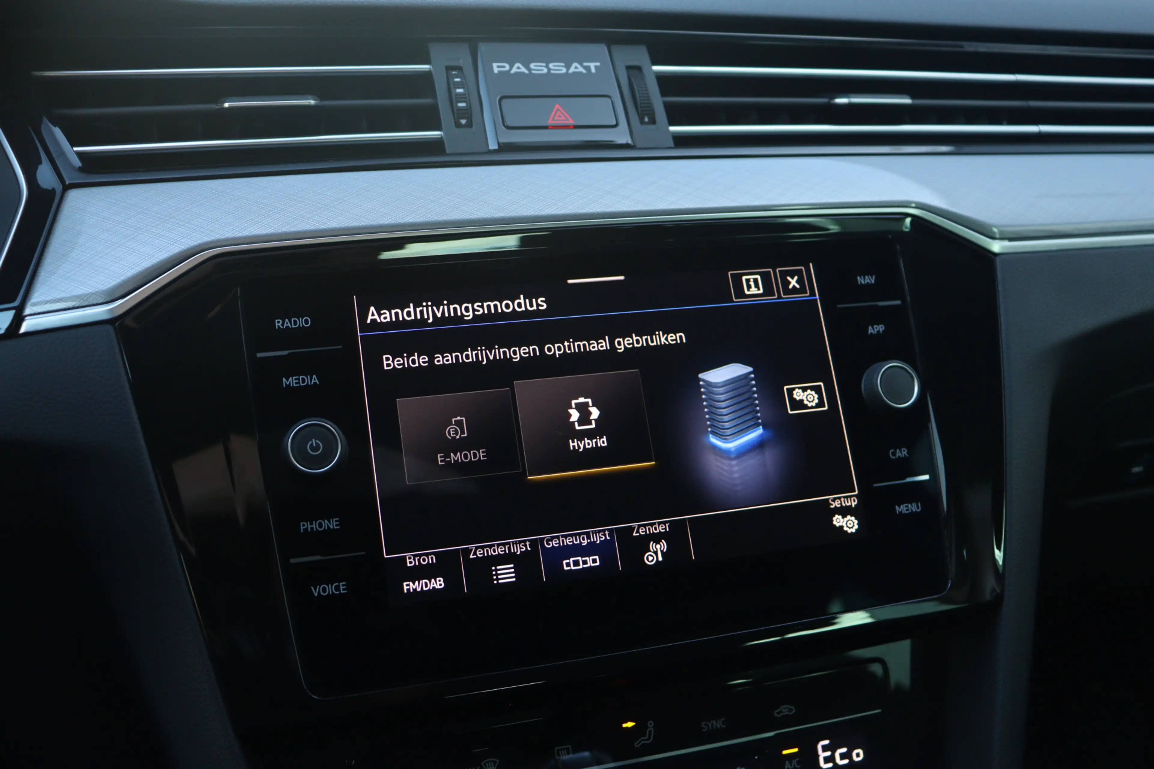 Volkswagen Passat Variant 1.4 TSI PHEV GTE Business | Matrix | Camera | ACC — photo 23