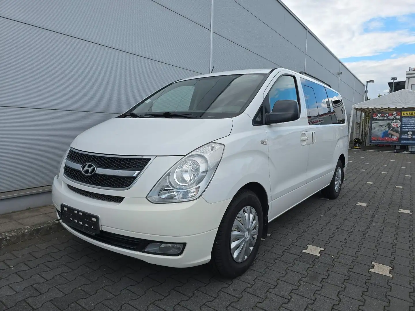 Hyundai H-1 (Zylinderkopfdichtung defekt) Fehér - 2