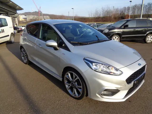 Ford Fiesta view 3