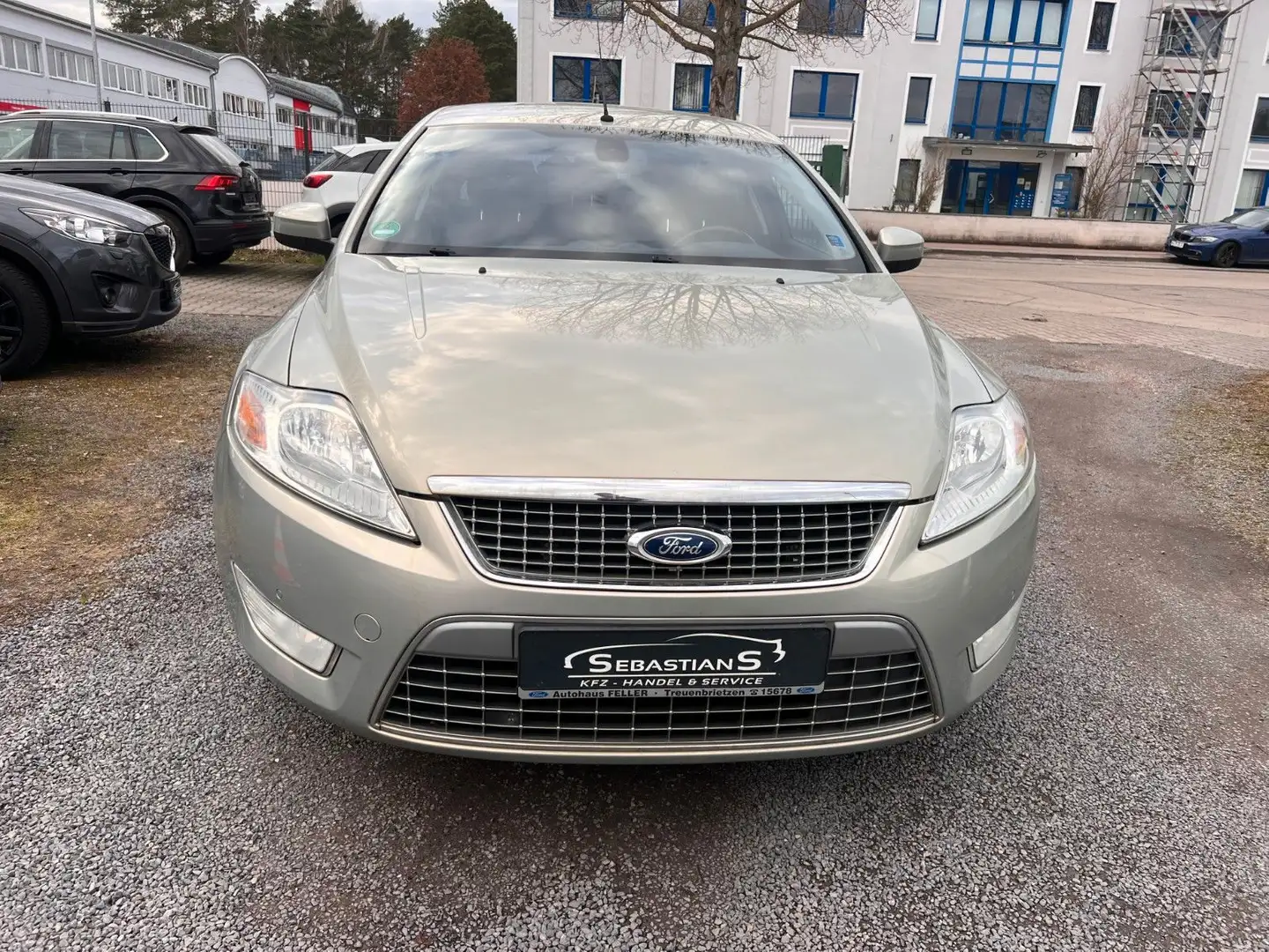 Ford Mondeo 2,0TDCi 85kW DPF Ghia Argent - 2