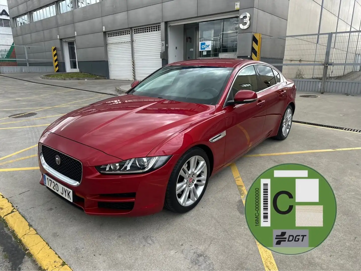 Jaguar XE 2.0 Diesel RWD 132kW Prestige Burdeos - 1