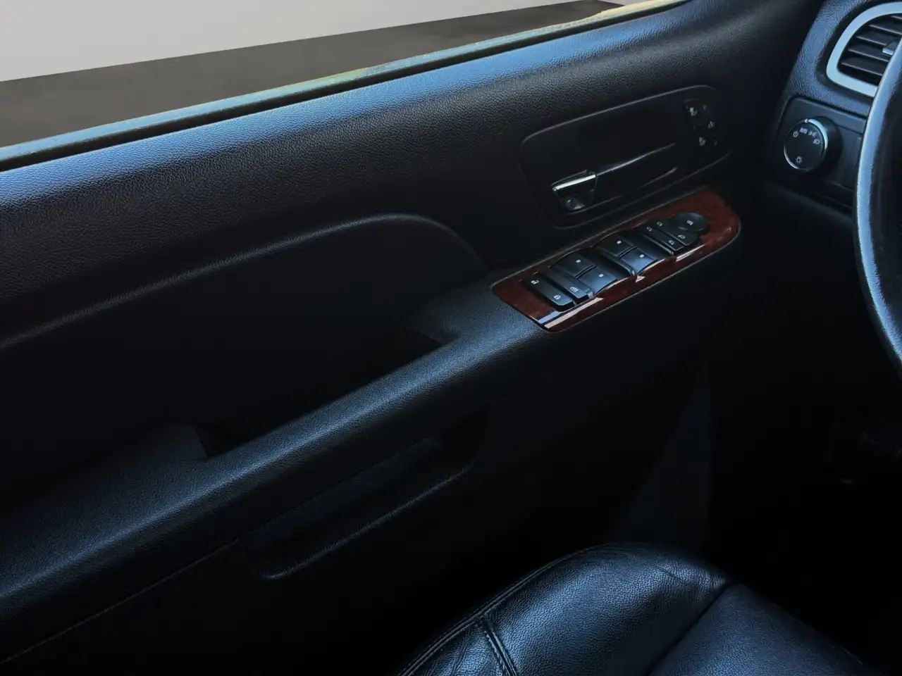 GMC Yukon снимка GMC Yukon