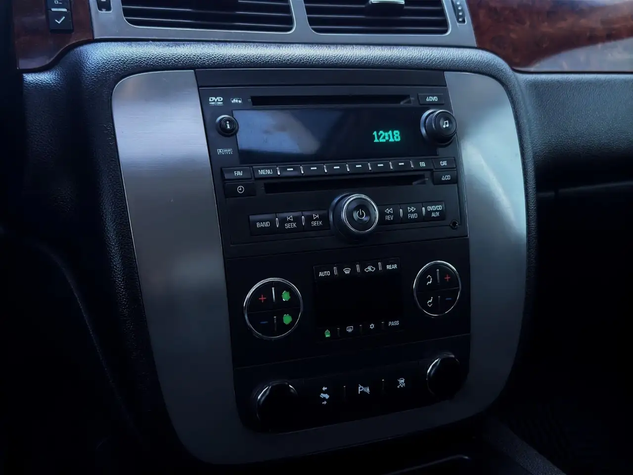 GMC Yukon снимка GMC Yukon