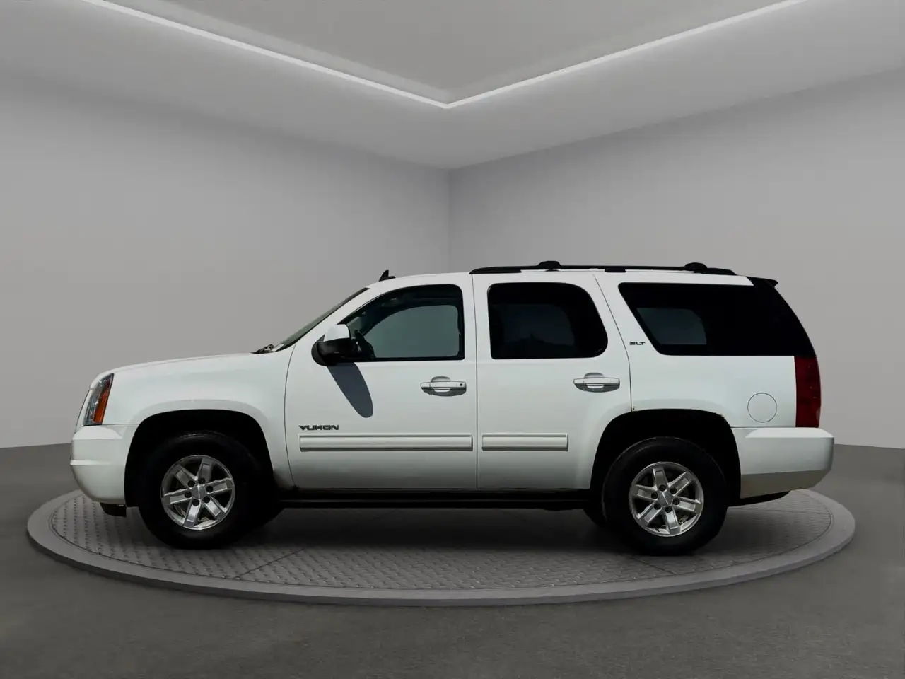 GMC Yukon снимка GMC Yukon