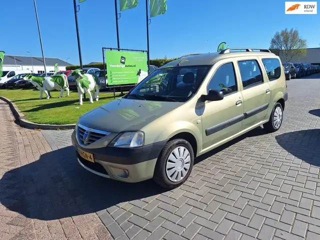 Dacia Logan MCV 1.6-16V Lauréate 7p. / INRUILKOOPJE