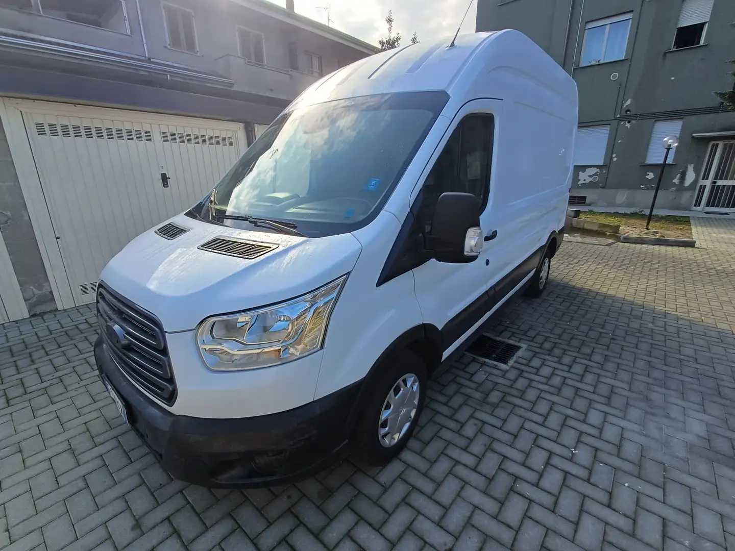 Ford E-Transit - 1