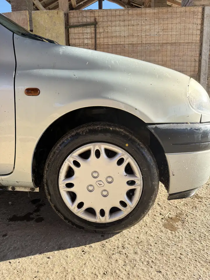 Renault Clio 1.2 Campus, foto 3