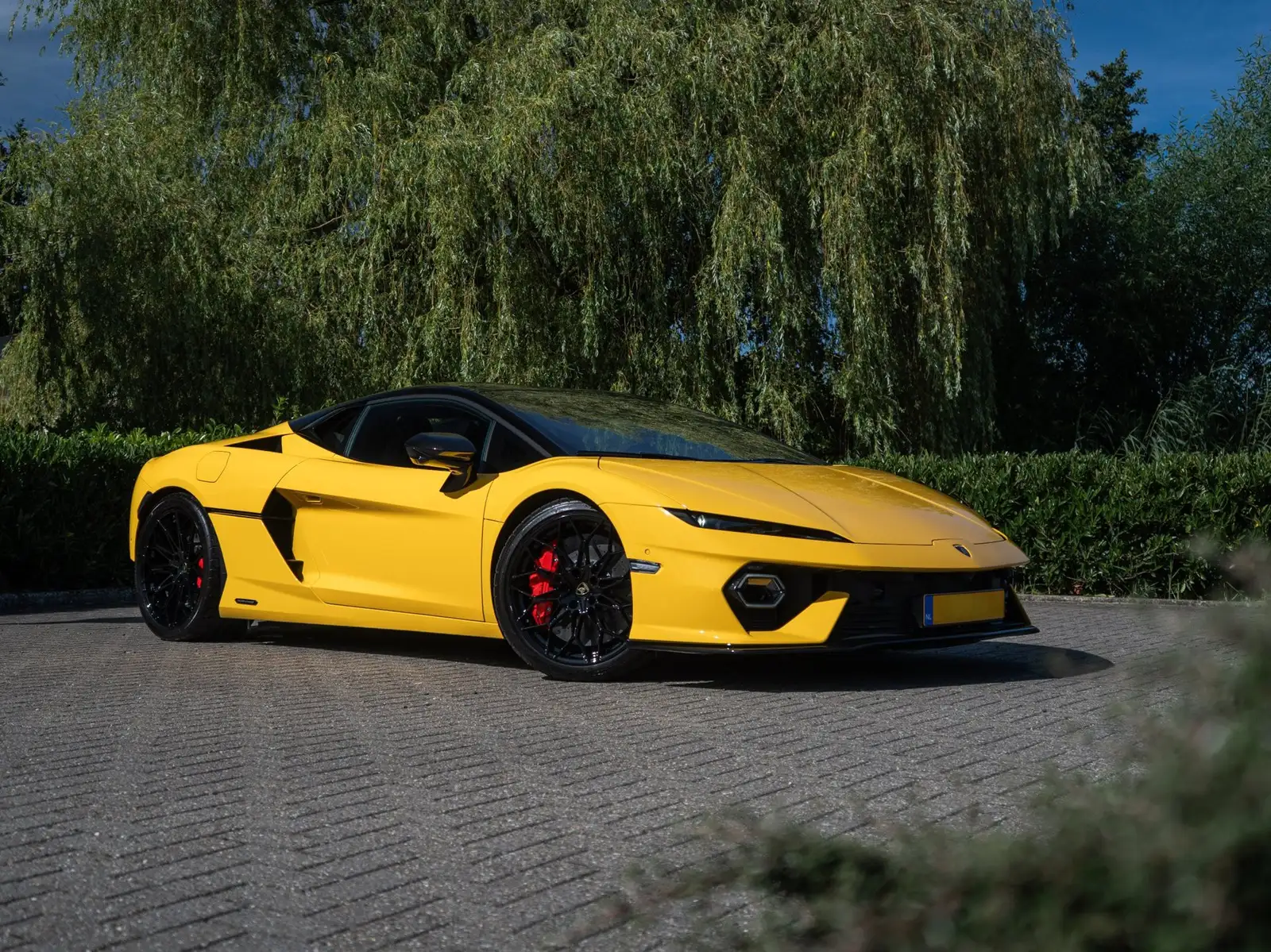 Lamborghini 4.0 V8 Twin-Turbo Hybrid | 920 pk | Giallo Auge |
