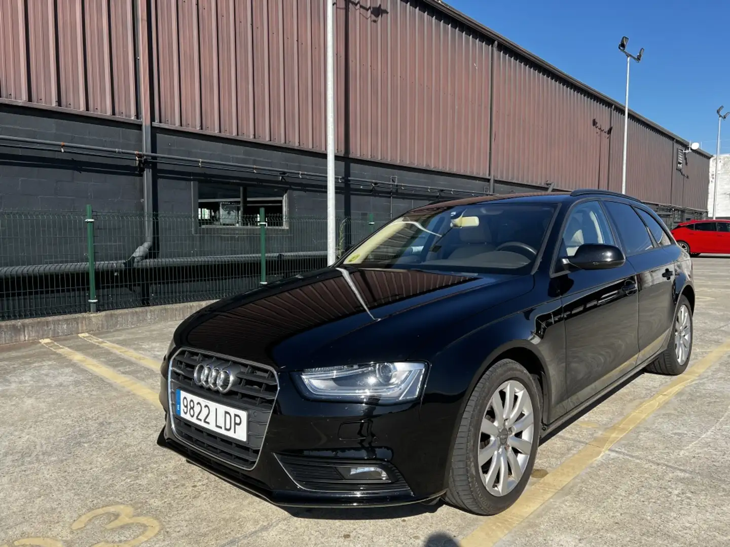 Audi A4 2.0TDI Multitronic DPF 143 Zwart - 1