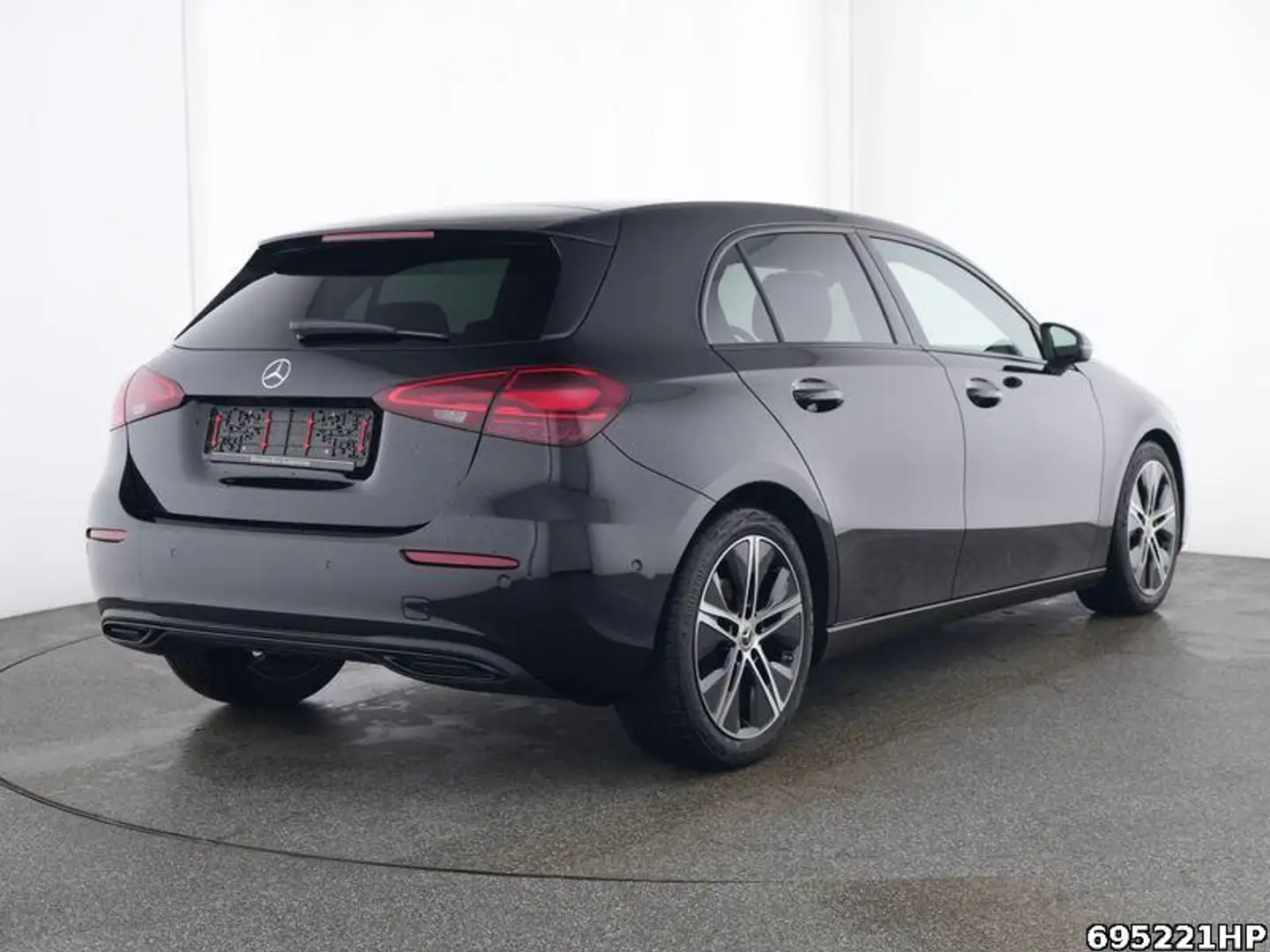 Mercedes-Benz A 180 Progressive  18" Night LED Kamera MBUX Schwarz - 2