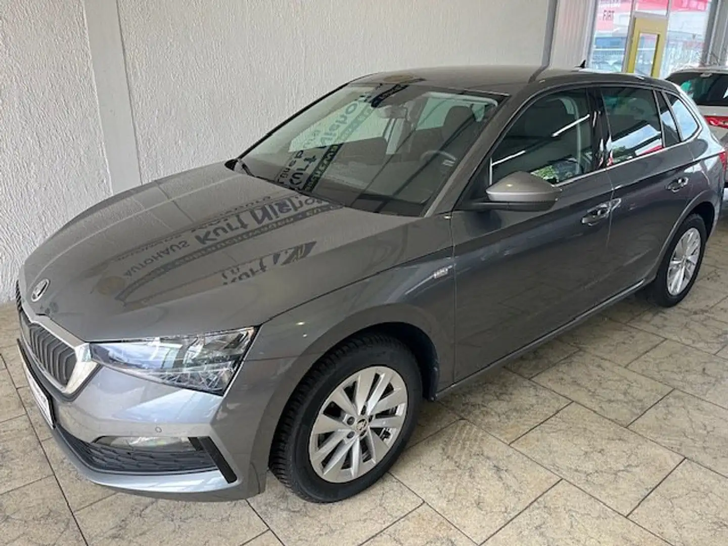 Skoda Scala Tour +4Seasons +SHZ +Lenkradheizung Gris - 2