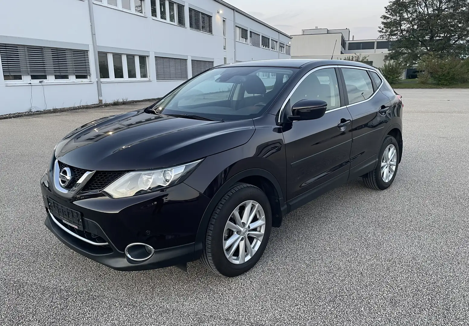 Nissan Qashqai 1.6 NAVI/Kamera/PDC/1 Hand/ 13TKM!! Brun - 1