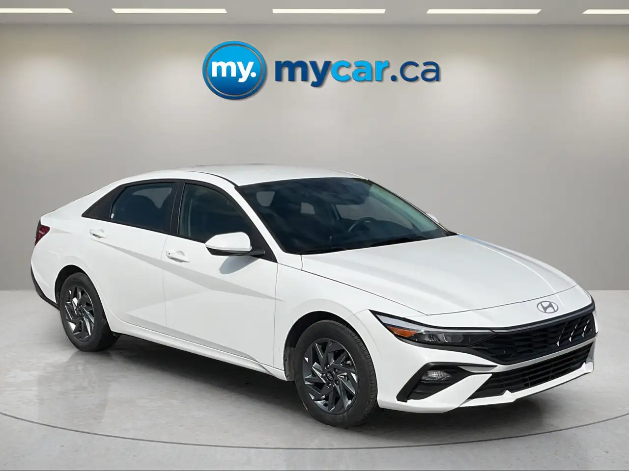 Hyundai ELANTRA photo Hyundai ELANTRA