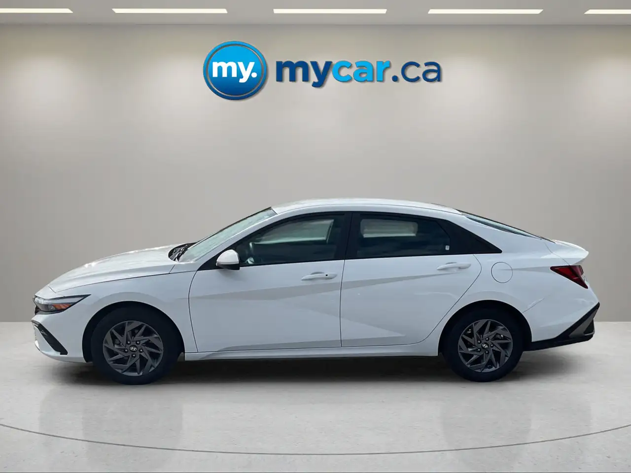 Hyundai ELANTRA photo Hyundai ELANTRA
