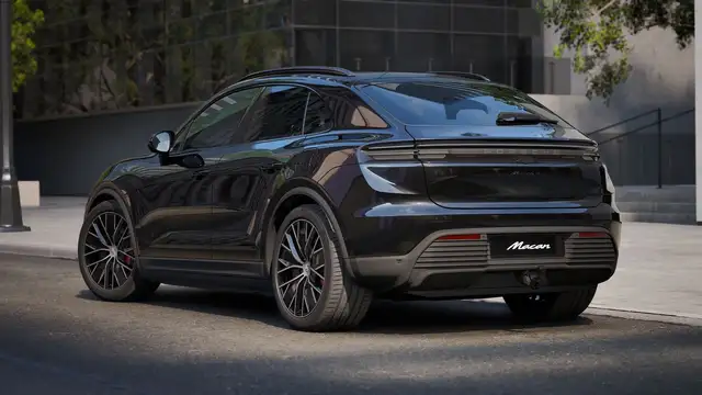 Porsche Macan view 3
