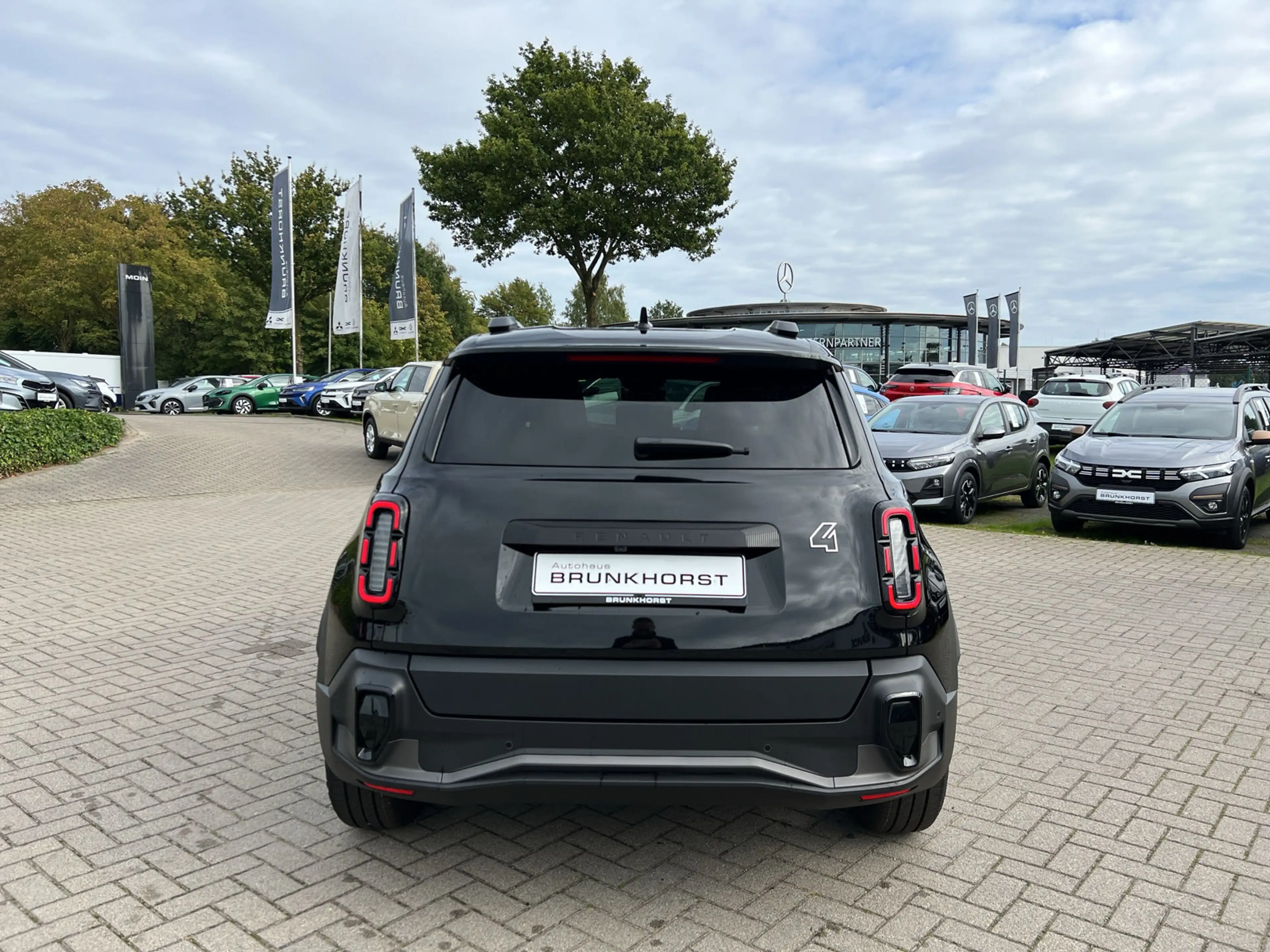Renault R 4 E-Tech 150 Comfort Range Techno SHZ+LKHZ+RFK — photo 2