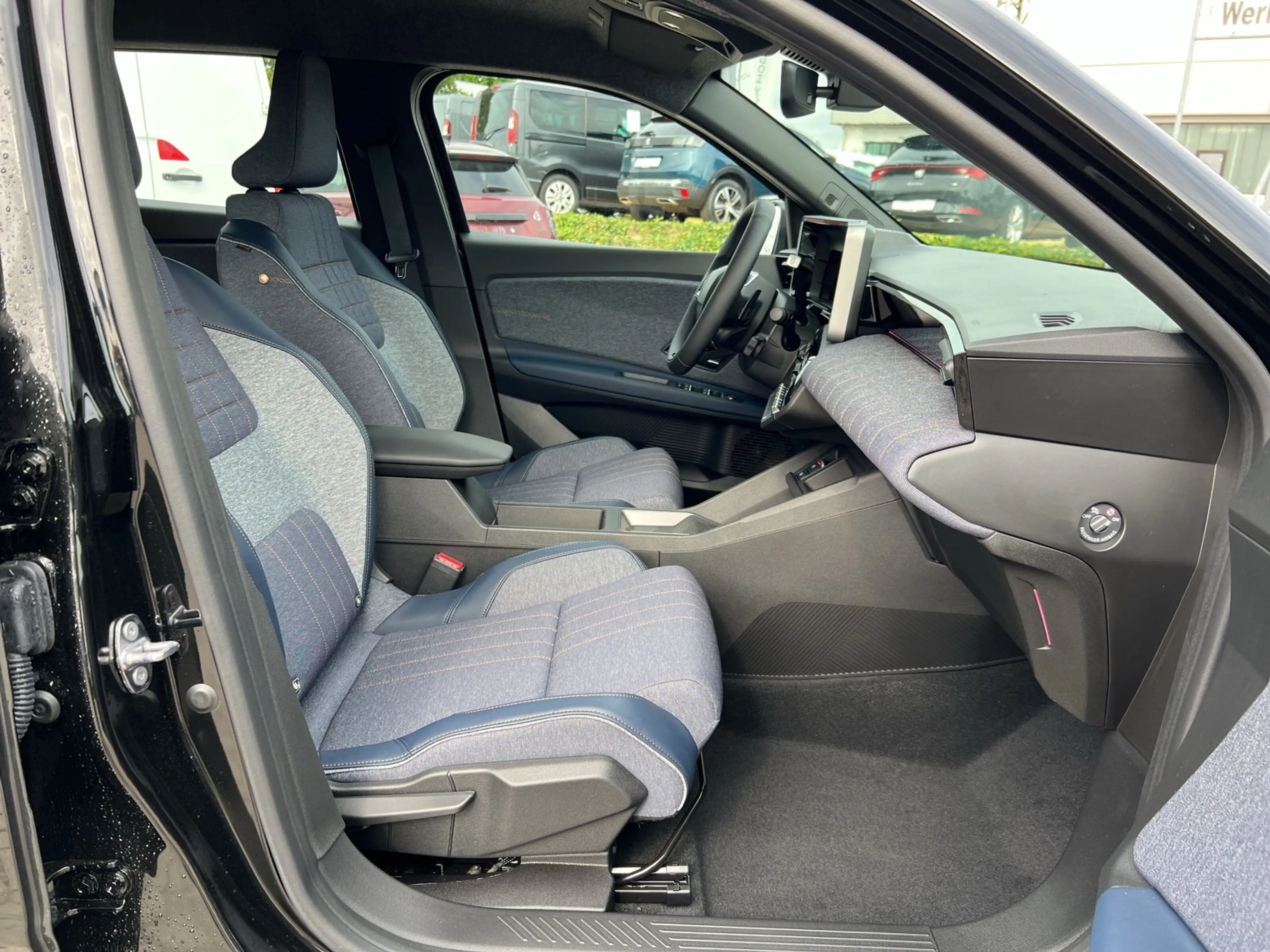Renault R 4 E-Tech 150 Comfort Range Techno SHZ+LKHZ+RFK — photo 9