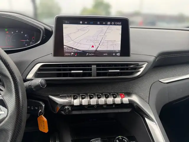 Peugeot 3008 view 11