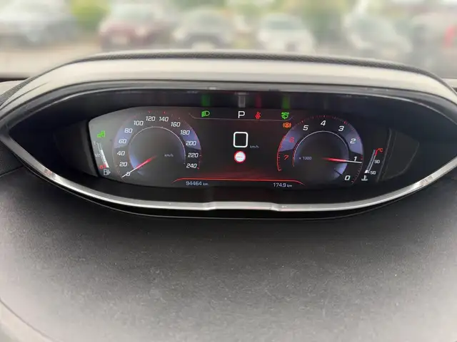 Peugeot 3008 view 10