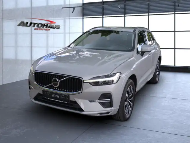 Volvo XC60 view 3